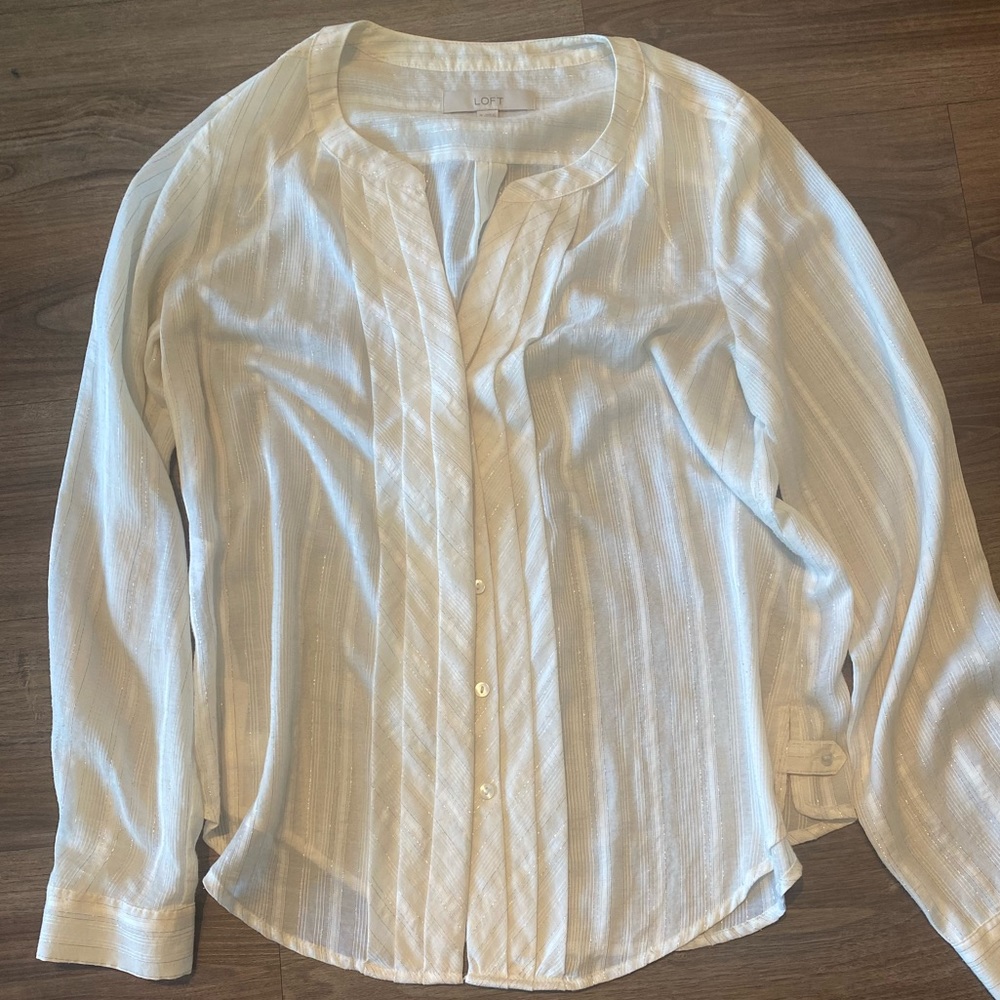 Loft Women’s size Medium button down shirt in off white